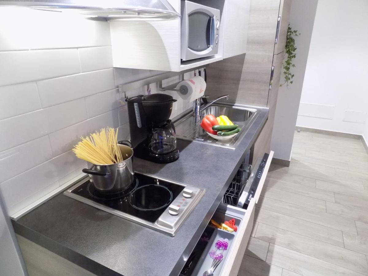 Millyholidays - Apartment Lilla - Center - Nearby Beach - Private Garden - Spa Pool Бардолино Екстериор снимка