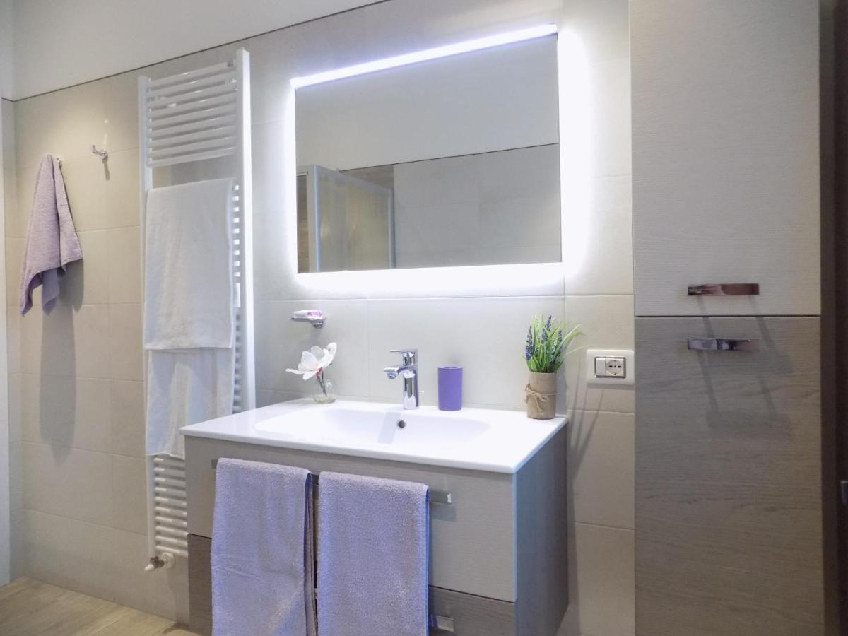 Millyholidays - Apartment Lilla - Center - Nearby Beach - Private Garden - Spa Pool Бардолино Екстериор снимка
