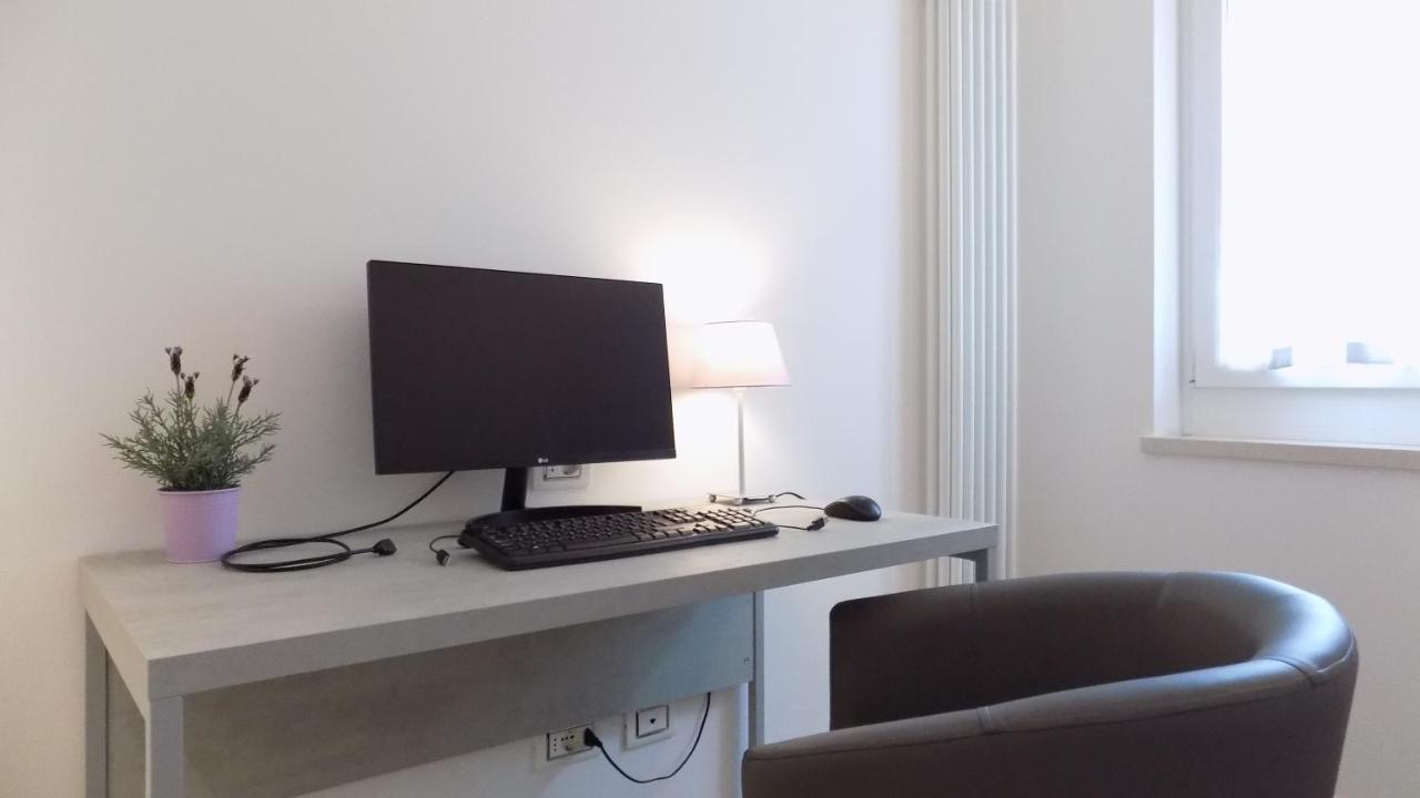 Millyholidays - Apartment Lilla - Center - Nearby Beach - Private Garden - Spa Pool Бардолино Екстериор снимка